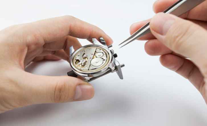 时度手表表蒙划痕怎么修复