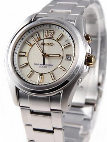 精工SBTM079J男表Solar系列-银色表带/表径38mm