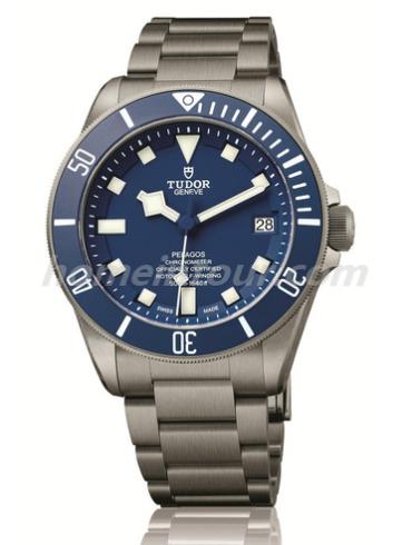 帝舵25600TB黑盘男表Pelagos系列-银色表带/表径42mm