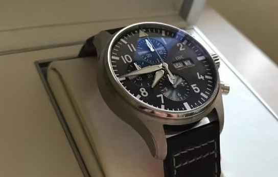 万国维修|万国手表表带扣怎么修