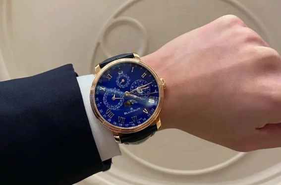 宝珀维修|宝珀五十噚秒针停吗